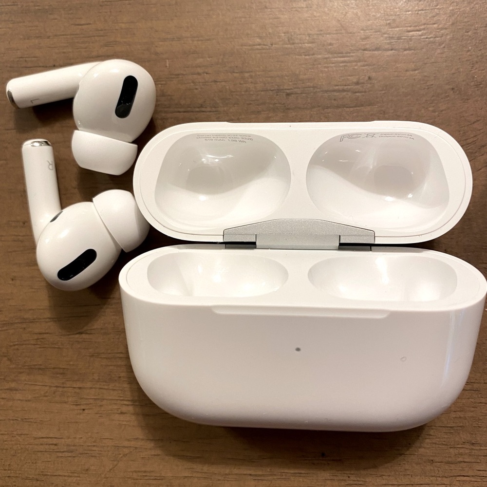 Apple AirPods Pro with MagSafe Charging Case